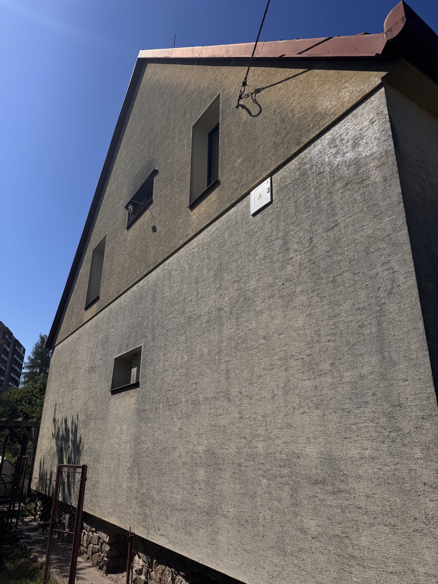 Fasáda Tišnov – Revoluční — foto 1