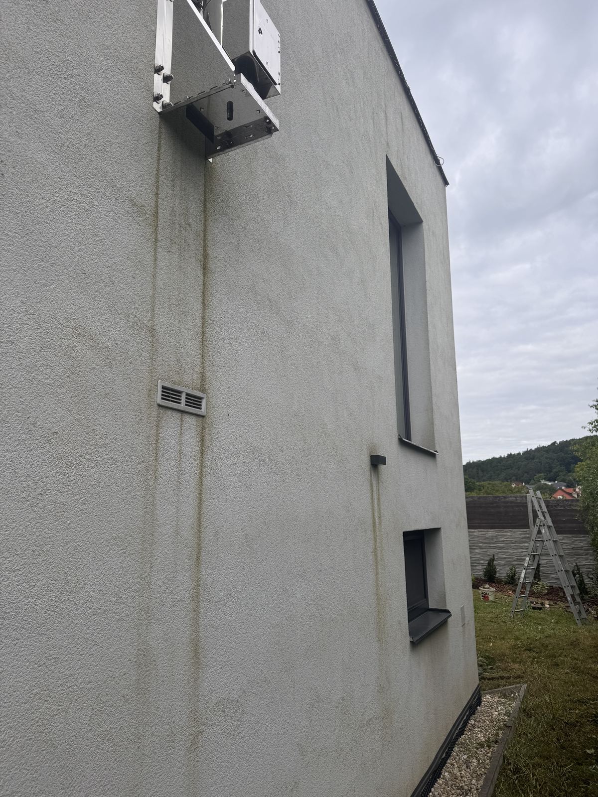Fasáda Moravské Knínice — foto 2