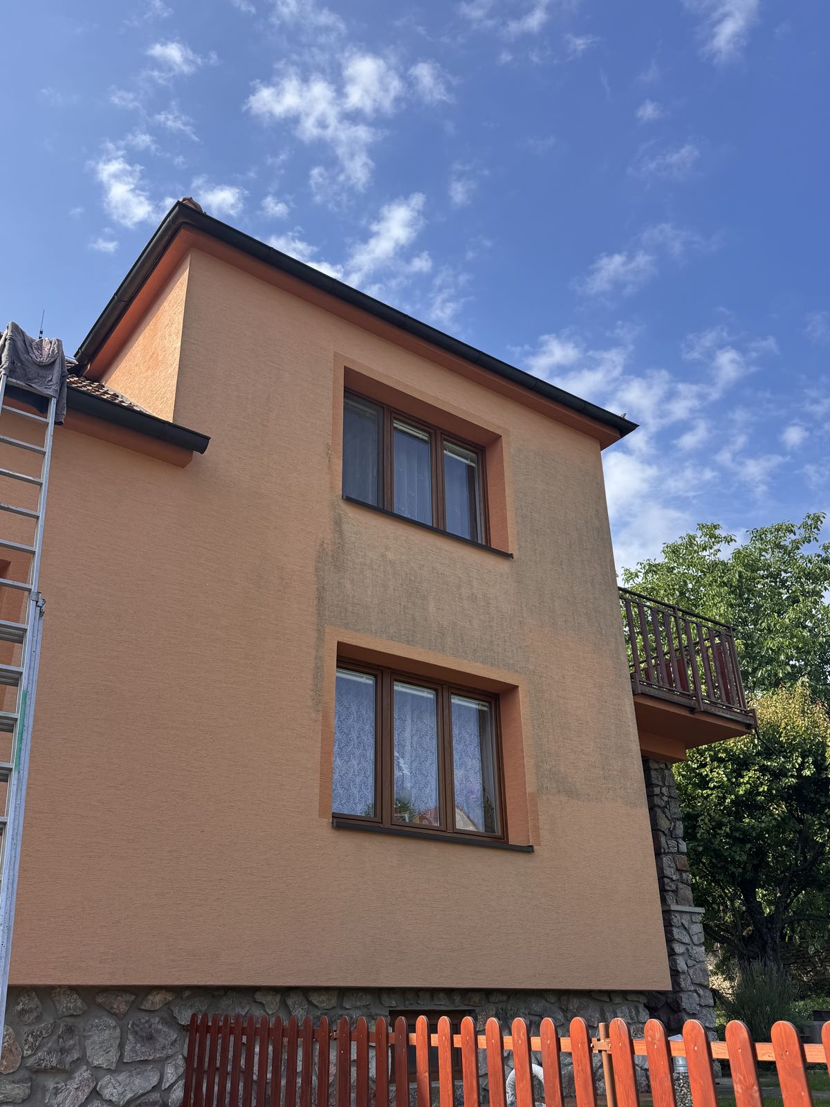 Fasáda Lomnice — foto 5